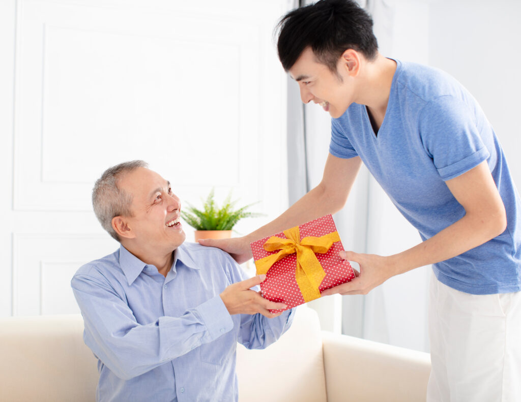 50代の父親に贈りたくなる誕生日プレゼントとは?